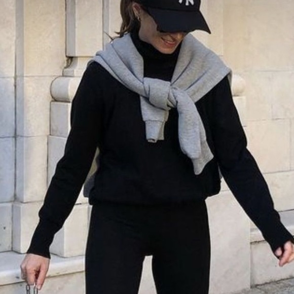 Abercrombie & Fitch Sweaters - A&F soft af black pullover sweater